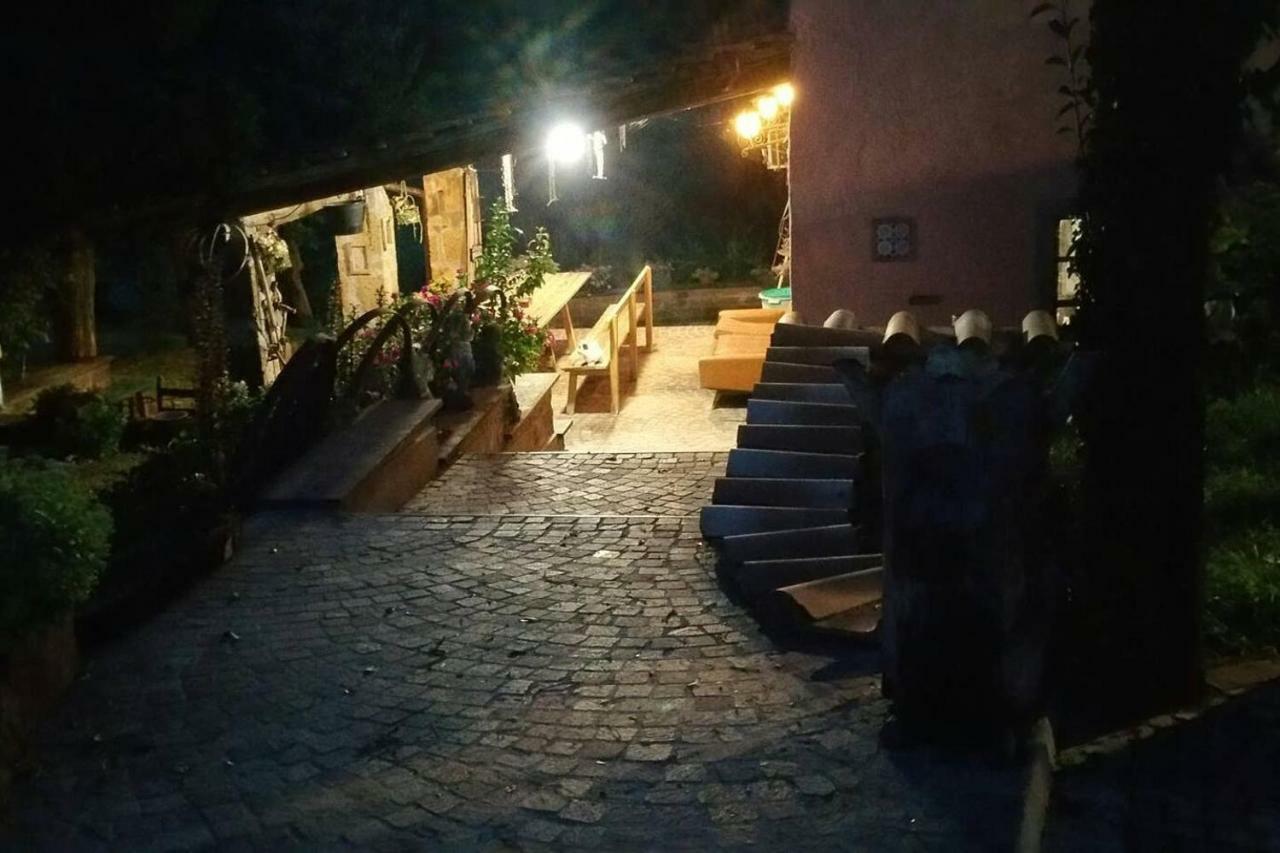 Piccolo Casale A "Le Moline" In Una Vera Fattoria Vetralla Kültér fotó